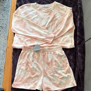 NWT Grayson Threads pj set. Sz mismatched: M top XS shorts Cute heart design